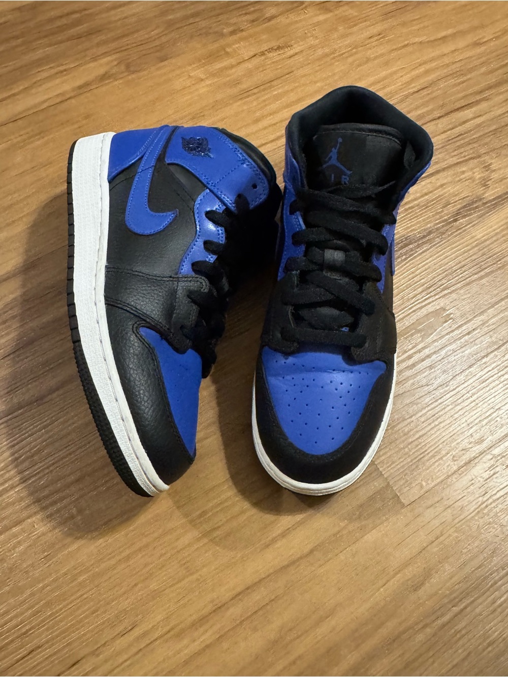 Air Jordan 1 Mid 'Hyper Royal'